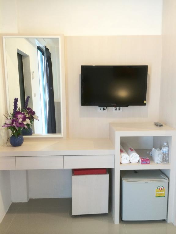 Phuthara Hostel Пхукет Номер фото