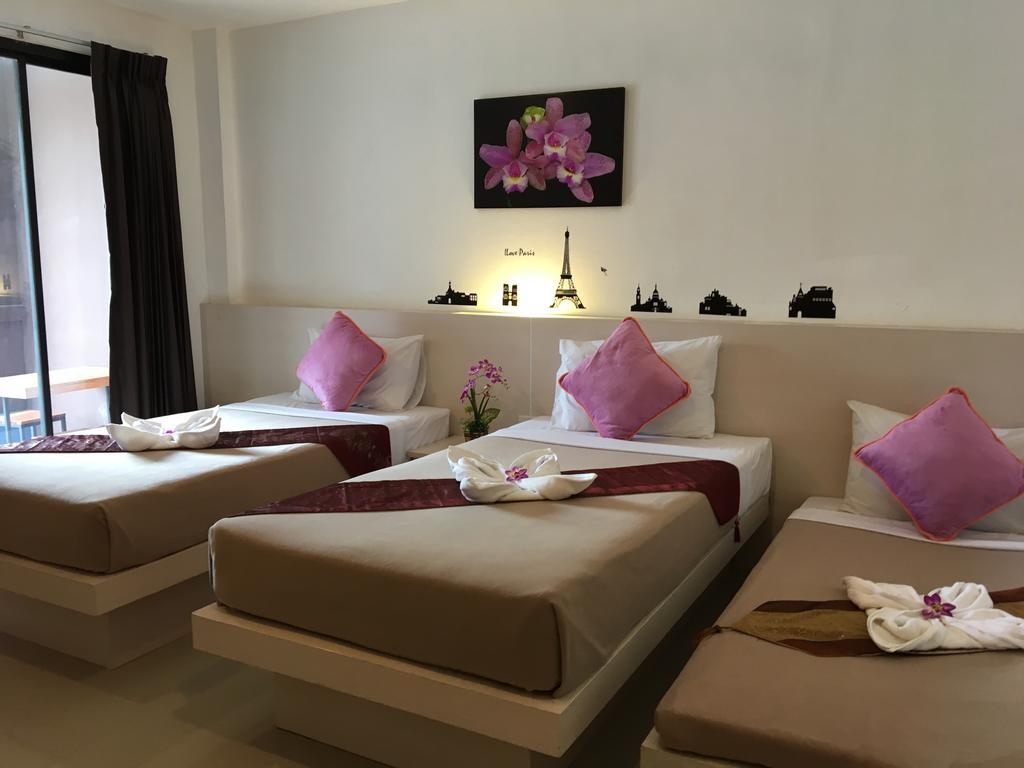 Phuthara Hostel Пхукет Экстерьер фото