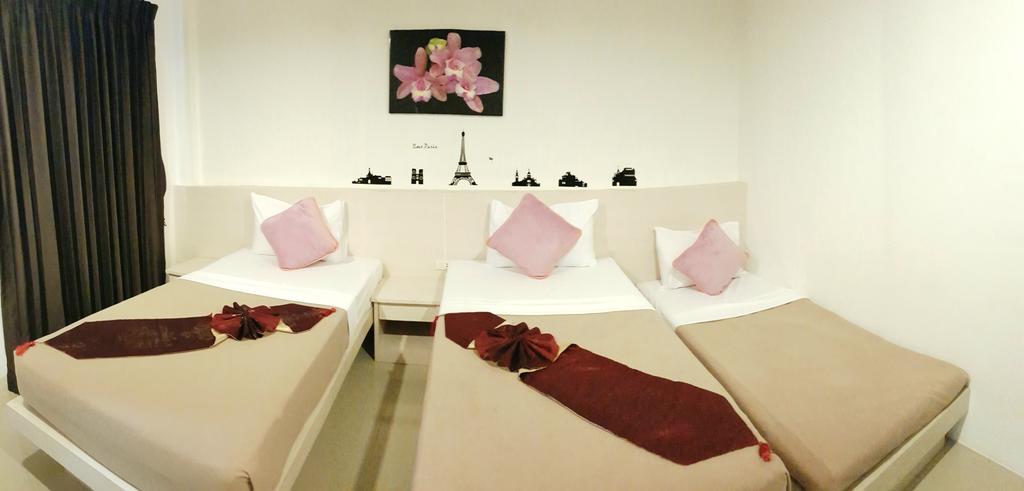 Phuthara Hostel Пхукет Экстерьер фото
